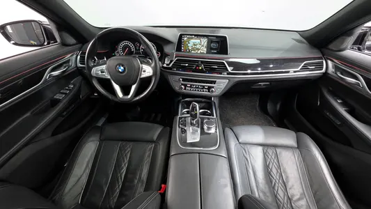 BMW 7 Series (G11) 740Li xDrive M 2018 7