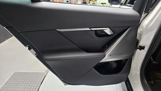 BMW 5 Series (G60) 520i M 2024 25