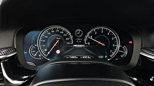 BMW 5 Series (G30) 530i M 2017 8