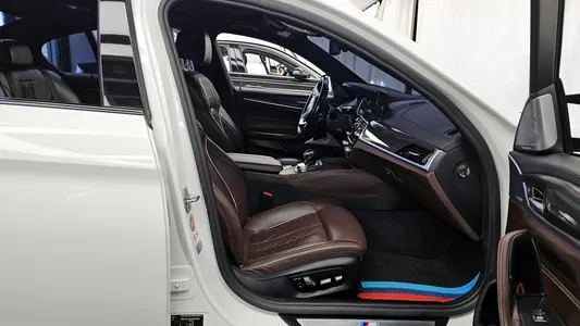 BMW 5 Series (G30) 530i M 2017 11