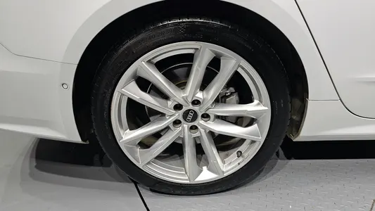 Audi A7 (4K) 45 TDI 2022 5