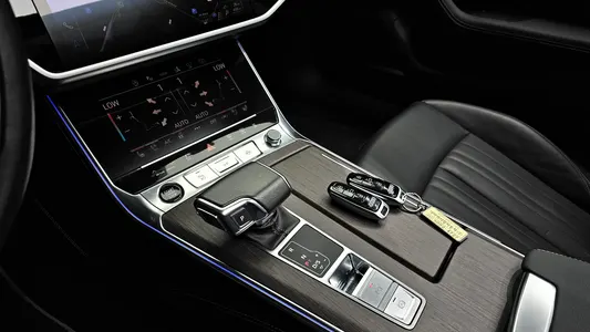 Audi A7 (4K) 45 TDI 2022 9