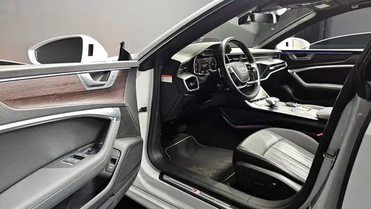Audi A7 (4K) 45 TDI 2022 10