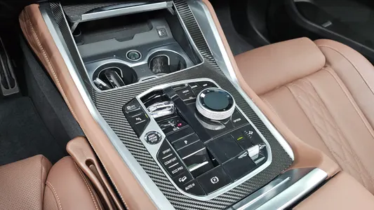 BMW X6 (G06) xDrive40i M 2025 9