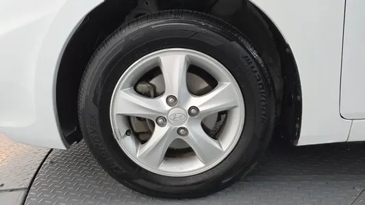 Hyundai () 1.4 VVT 2014 5