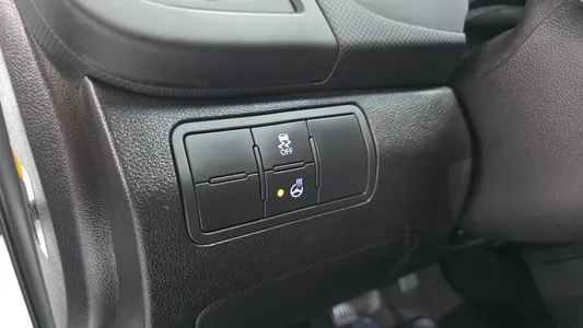Hyundai () 1.4 VVT 2014 13