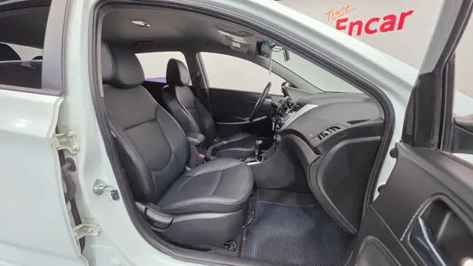 Hyundai () 1.4 VVT 2014 10
