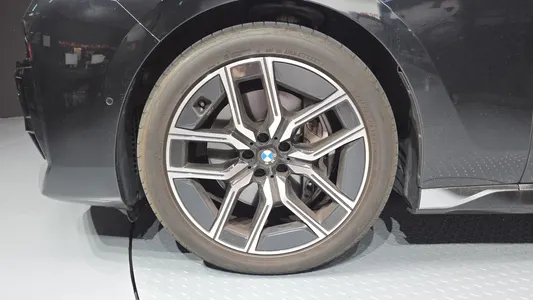 BMW 7 Series (G70) 740i xDrive M 2023 5