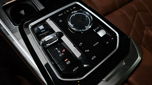 BMW 7 Series (G70) 740i xDrive M 2023 9