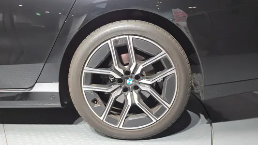 BMW 7 Series (G70) 740i xDrive M 2023 21