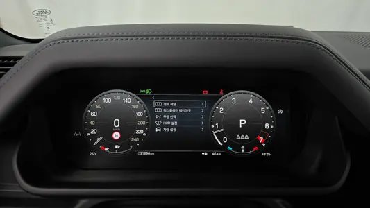 Land Rover (L663) 110 P300 X- SE 2024 8