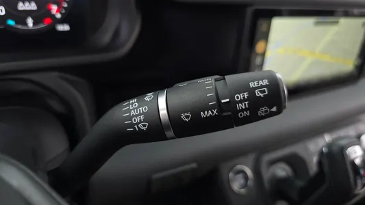 Land Rover (L663) 110 P300 X- SE 2024 16