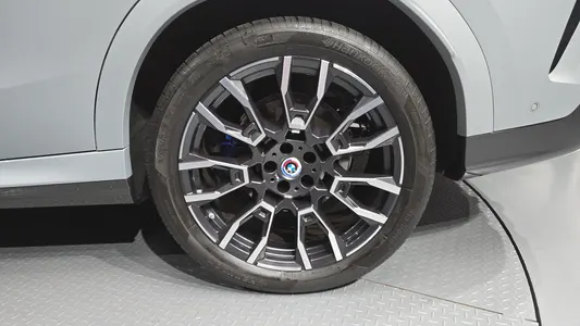 BMW X6 (G06) xDrive40i M 2024 21