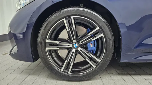 BMW 3 Series (G20) 320i M 2025 5