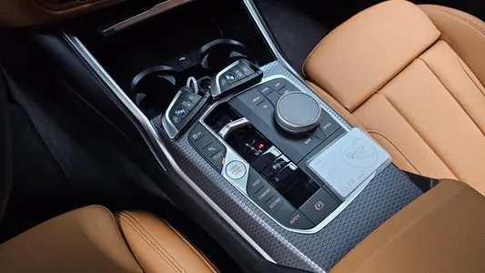 BMW 3 Series (G20) 320i M 2025 9