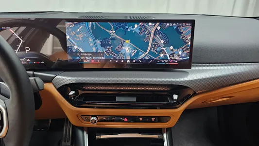 BMW 3 Series (G20) 320i M 2025 12