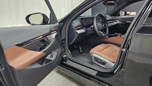 BMW 5 Series (G60) 530i xDrive M 2025 10