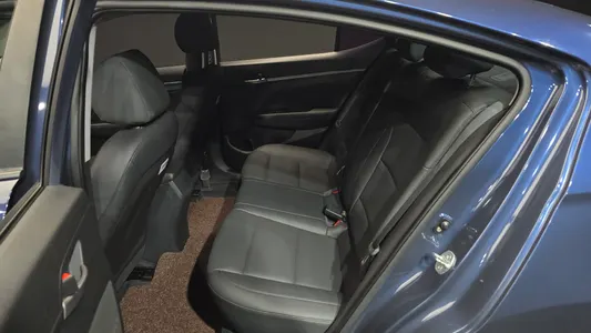 Hyundai AD 1.6 GDI 2016 11