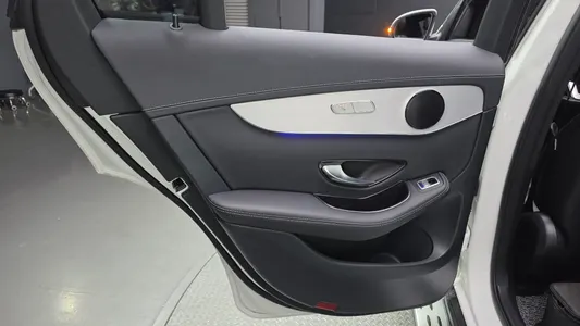 Mercedes-Benz GLC-Class X253 GLC300e 4MATIC 2021 26
