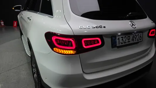 Mercedes-Benz GLC-Class X253 GLC300e 4MATIC 2021 24