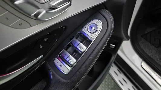 Mercedes-Benz GLC-Class X253 GLC300e 4MATIC 2021 31