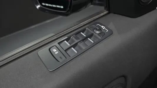 Land Rover 2 D150 S 2020 18