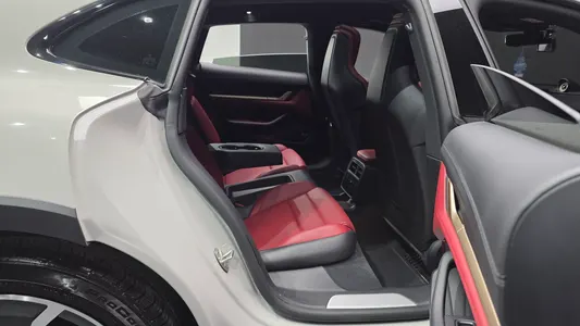 Porsche 타이칸 4S 2022 11