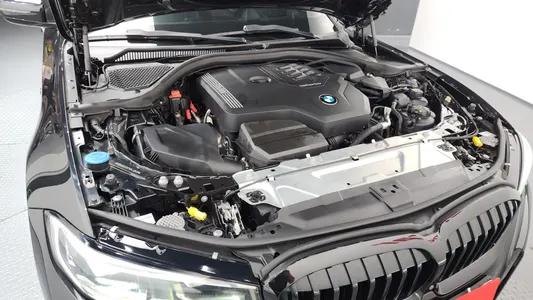 BMW 3 Series (G20) 320i M 2021 6