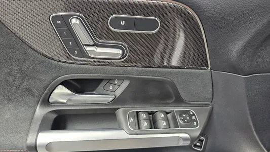 Mercedes-Benz GLB-Class X247 AMG GLB35 4MATIC 2022 28