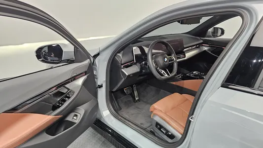 BMW 5 Series (G60) 530i xDrive M 2025 10
