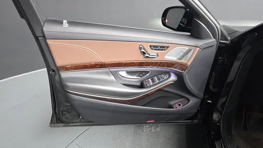 Mercedes-Benz S-Class W222 S560L 4MATIC 2019 24