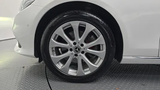 Mercedes-Benz E-Class W213 E220d 4MATIC 2019 4