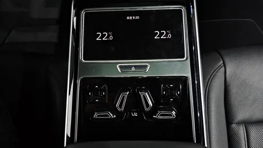 Audi A8 (D5) 50 TDI LWB 2021 32