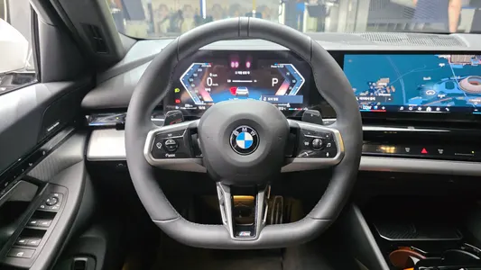 BMW 5 Series (G60) 520i M 2025 13