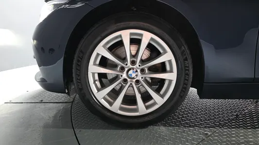 BMW 3 Series (F30) 320d 2017 5