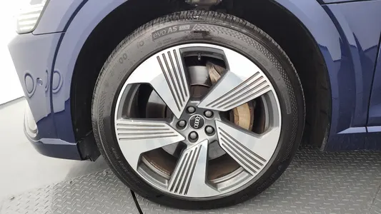 Audi e- 55 2021 5