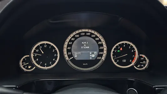 Mercedes-Benz E-Class W212 E350 2010 8