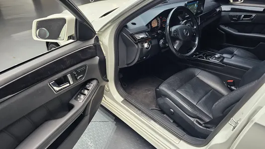 Mercedes-Benz E-Class W212 E350 2010 10