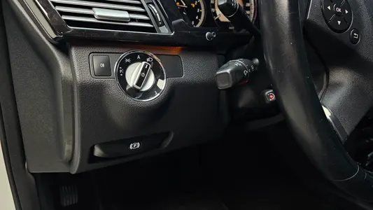 Mercedes-Benz E-Class W212 E350 2010 16