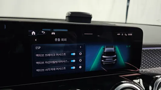 Mercedes-Benz GLB-Class X247 GLB200 d 2024 16