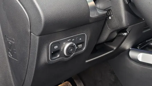 Mercedes-Benz GLB-Class X247 GLB200 d 2024 19