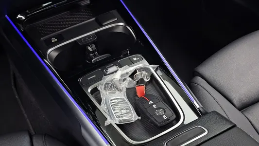 Mercedes-Benz GLB-Class X247 GLB200 d 2024 28