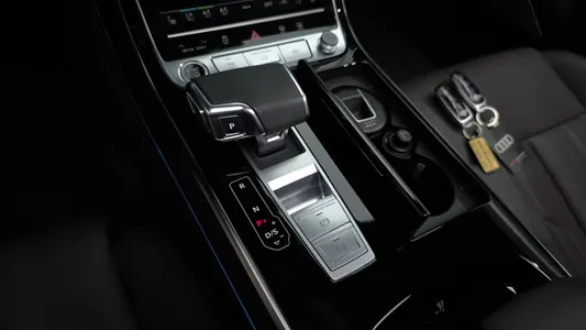 Audi A8 (D5) 55 TFSI LWB 2023 9