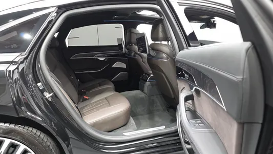 Audi A8 (D5) 55 TFSI LWB 2023 12