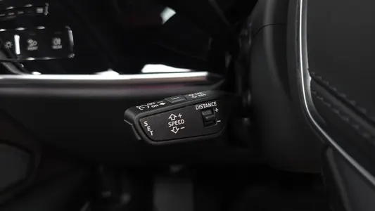 Audi A8 (D5) 55 TFSI LWB 2023 26