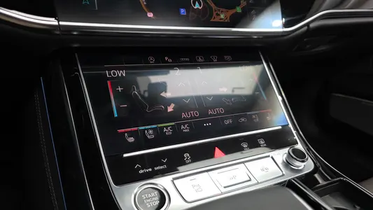 Audi A8 (D5) 55 TFSI LWB 2023 31