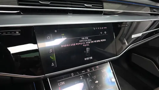 Audi A8 (D5) 55 TFSI LWB 2023 32