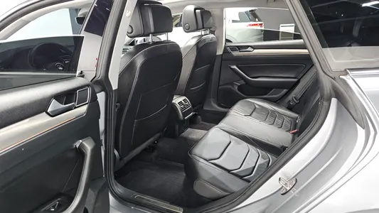 Volkswagen 아테온 2.0 TDI 2018 11