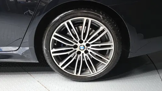 BMW 5 Series (G30) 530i M 2019 5