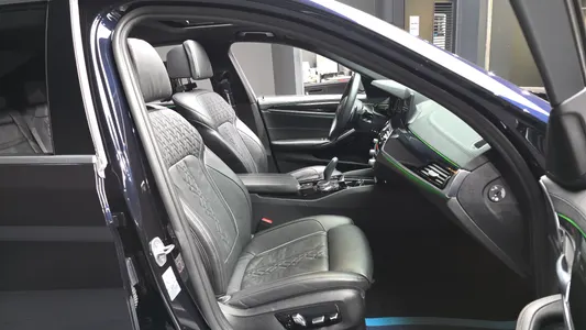 BMW 5 Series (G30) 530i M 2019 11
